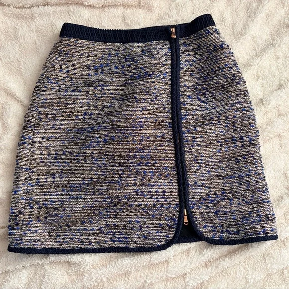 J. Crew Tweed/Boucle Material- Size 2 - Picture 2 of 4